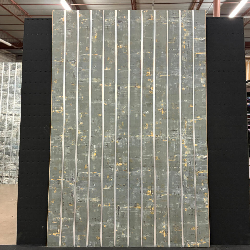 Decorative Distressed Wood Slatwall Panel for Retail Walls